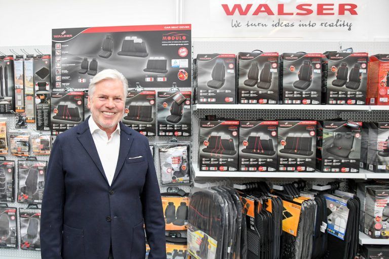 Allein für seine Sitzbezüge hat Walser momentan acht Patente und 20 Gebrauchsmuster. „Wir dachten bis vor Kurzem, das ist es. Ist es aber nicht“, sagt Hans-Karl Walser. VN/Lerch