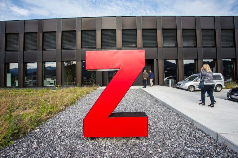 Am Samstag fand die offizielle Eröffnung des neuen Z-Werkzeugbau-Firmensitzes statt.VN/Steurer
