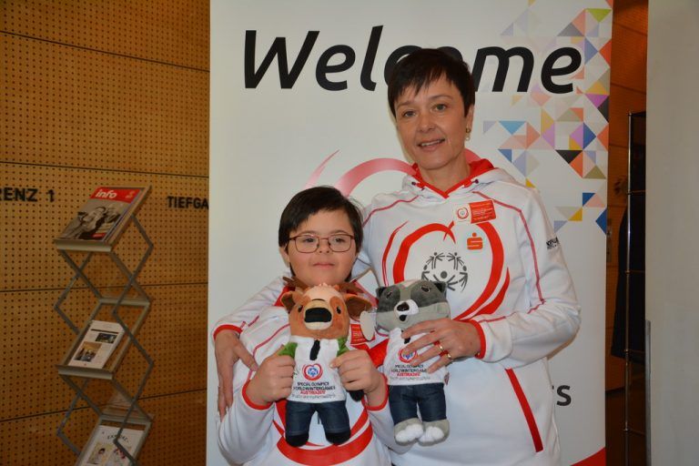 Angelika Kopfer mit ihrer Tochter Nina. Foto: oLSEN
