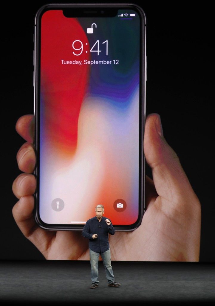 Apple-Manager Jeff Williams stellte das neue iPhone X vor. Reuters