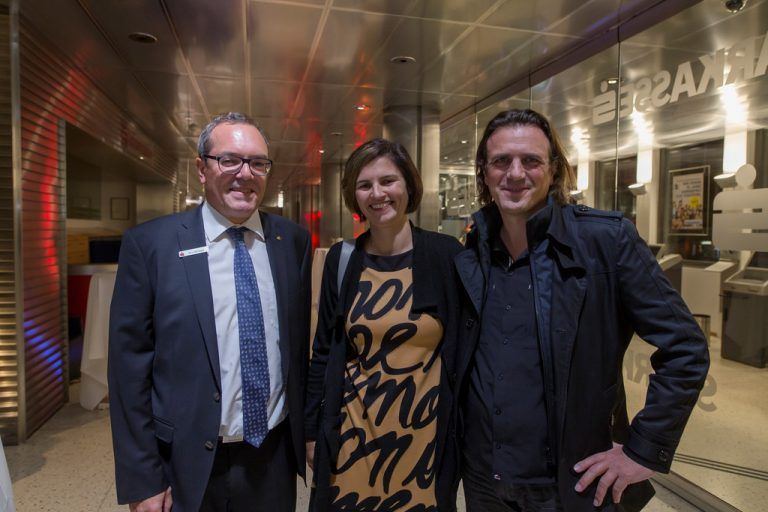 Arno Sprenger mit Angelika und Gerd Hölzl.