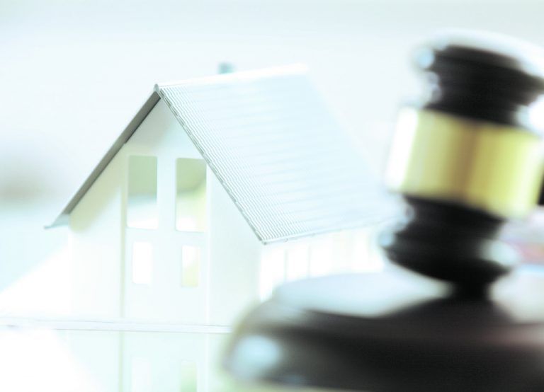 Auch bei Versteigerungen und Enteignungen wird die Gegenleistung definiert. Foto: Shutterstock