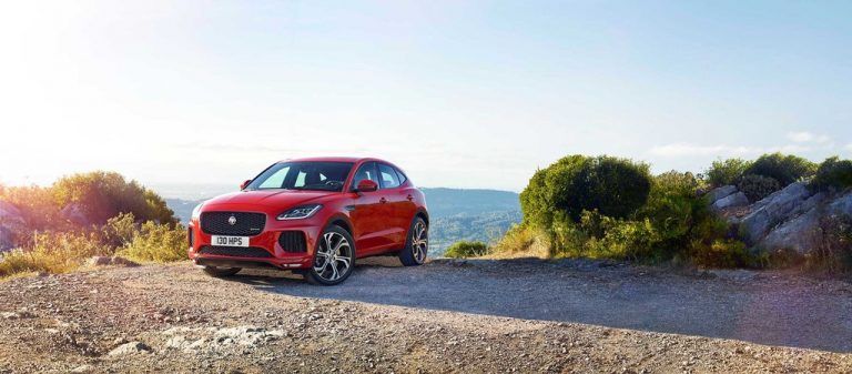 Auf F- und I-Pace folgt jetzt der E-Pace: Jaguar lässt den kompakten Hochbeiner in Österreich bei Magna Steyr in Graz, Stmk., montieren.