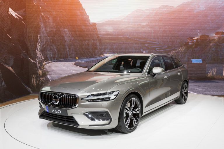 Auf neuer Plattform: Volvo zeigt in Genf als Messepremiere die Neuauflage des kompakten Erfolgskombis V60.