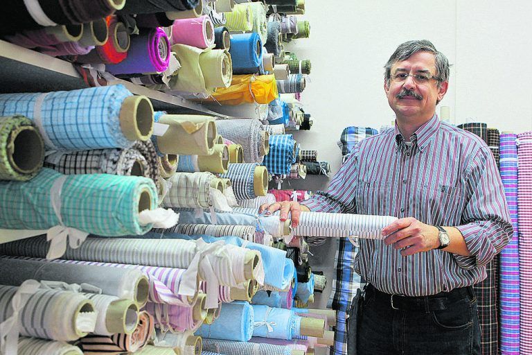 Aus über 300 verschiedenen Stoffsorten können die Kunden von Duelli auswählen. Hofmeister