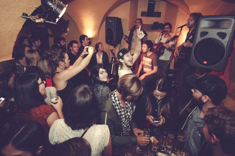 Bands aus dem In- und Ausland spielen in der Dornbiner Innenstadt und im Oberdorf. dornbirn tourismus