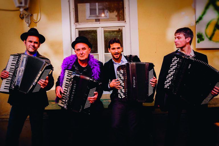Belofour ist ein beispielloses Akkordeon-Quartett, das sich der hohen Improvisationskunst widmet.
FOTO: belofour
