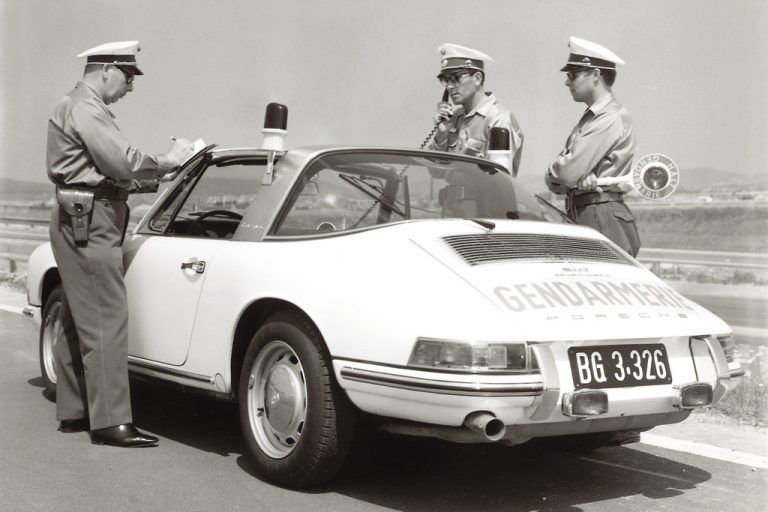 Bereits in den 60er und 70ern auf Vorarlbergs Straßen: ein weißer Porsche Targa für die Gendarmerie. Foto: Polizei