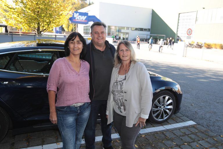 Brigitte Schuchter mit Oliver und Petra Frei.