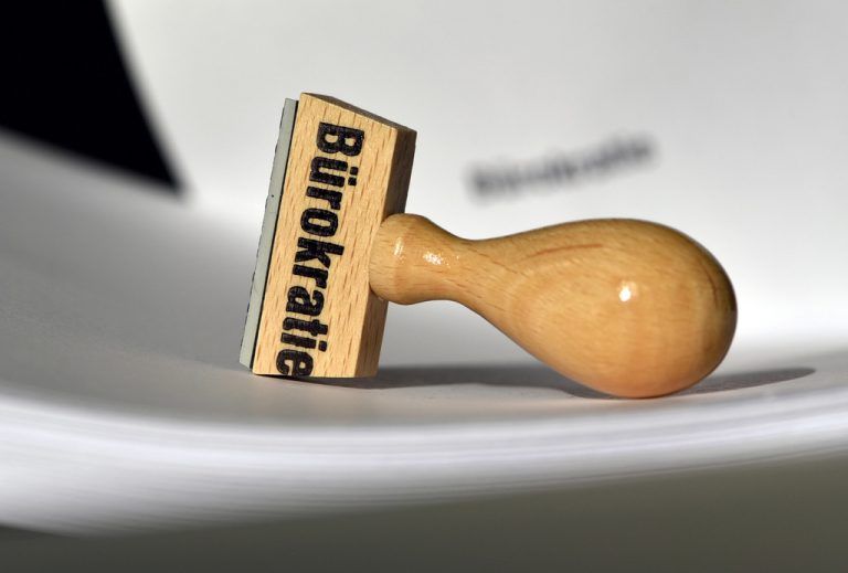 Bürokratie oder sinnvoll? Das Land klopft Verordnungen und Gesetze auf Tauglichkeit ab. Foto: dpa