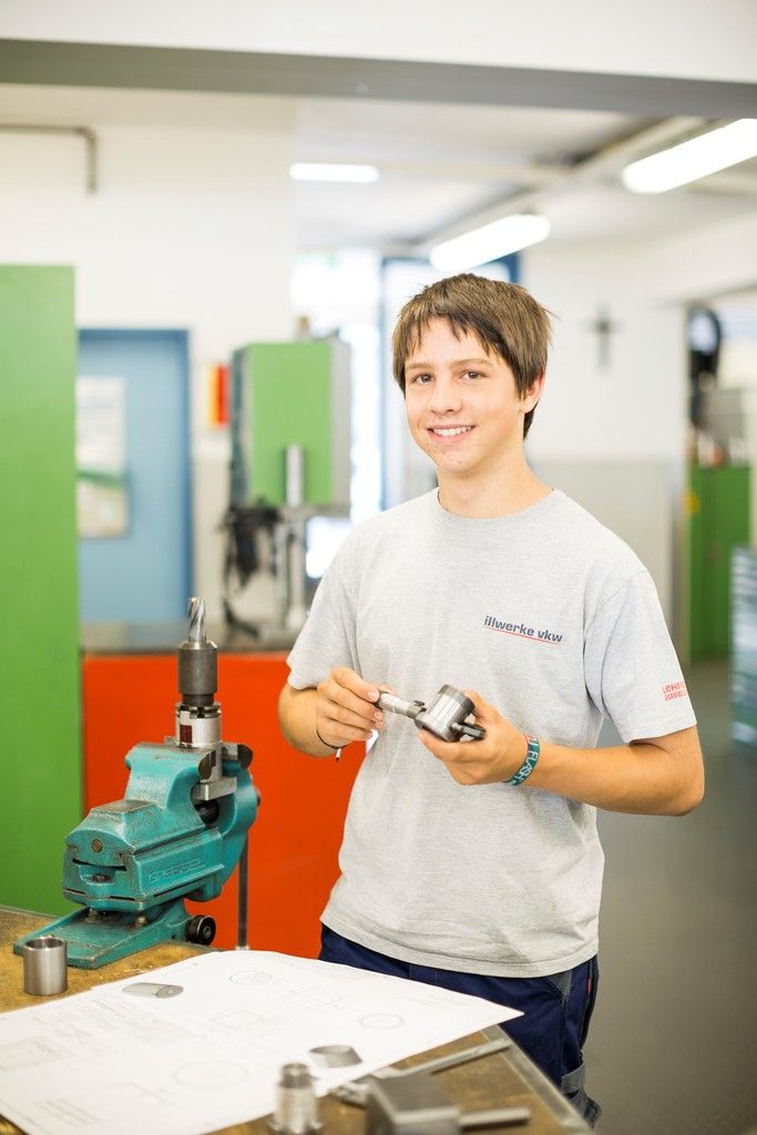 Christian Lorenzin, 17, aus St. Gallenkirch, ist im dritten Lehrjahr. Foto: VKW