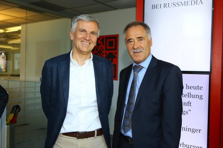 Collini-Bludesch-GF Thomas Götze mit Liebherr-GF Manfred Brandl.