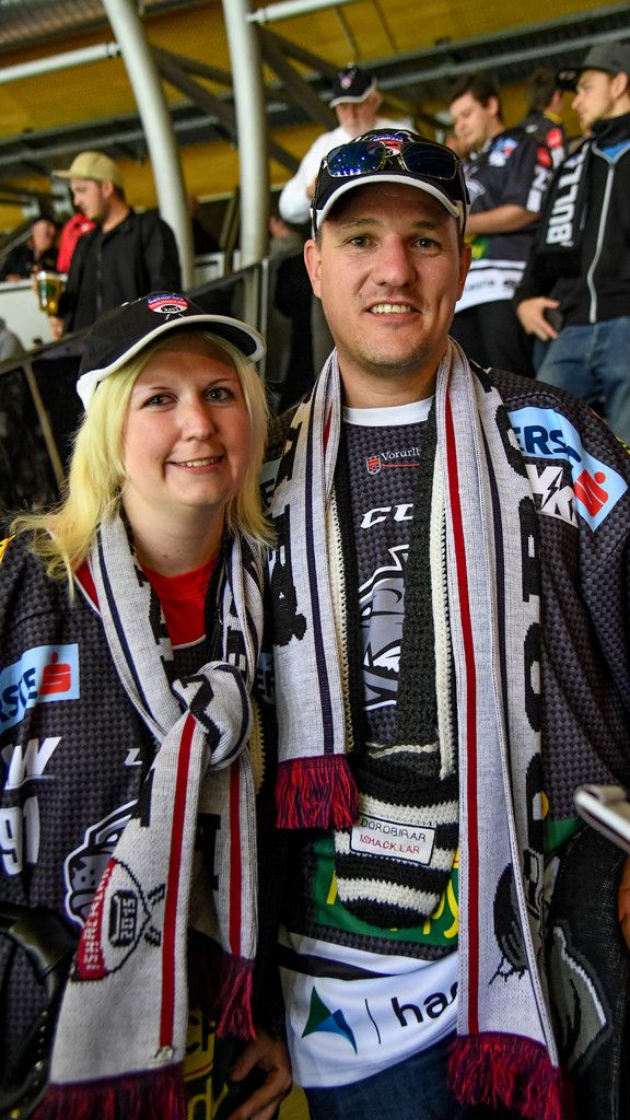 Daniela und Andreas Wetzl hatten am Wahlsonntag nur Augen für ihre Mannschaft.