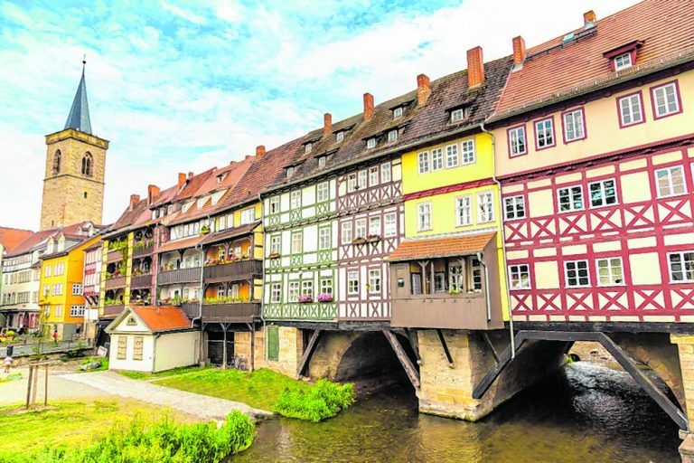 Das durchgehend bewohnte Bauwerk ist 120 Meter lang.