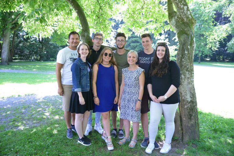 Das Filmteam: Johannes Rinderer, Vivienne Feurstein, Dominik Kurta, Lea Häfele, Felix Kerber, Margit Brunner-Gohm, Peter Kaufmann und Vanessa Humpeler.