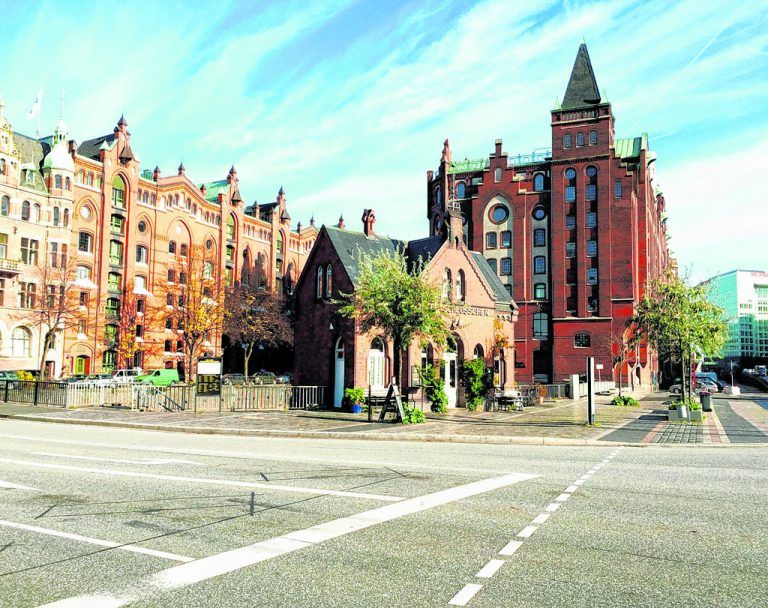 Das Fleetschlösschen in der Speicherstadt diente früher als Zollgebäude und ist heute ein Café.