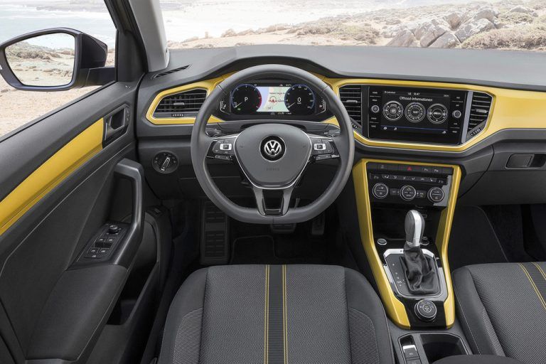 Das Interieur ist fast ganz Golf. Das Offert an Dekors ist bunt und vielfältig.