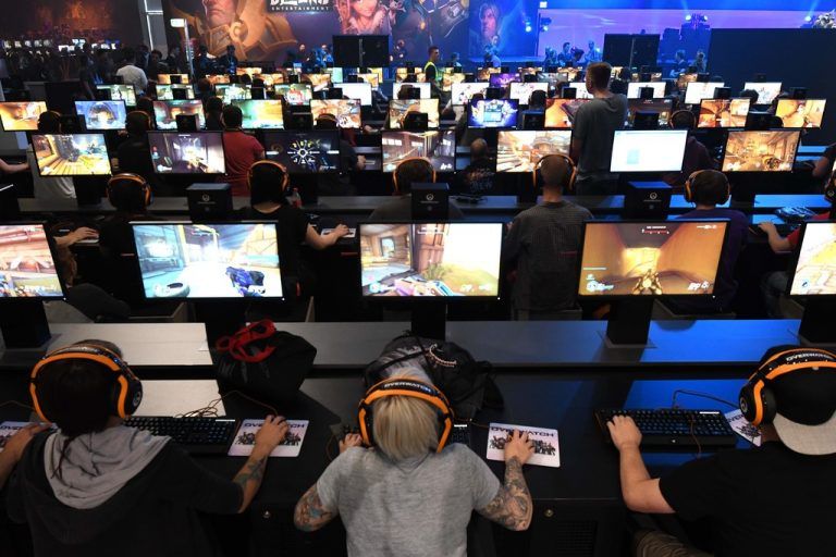 Das Motto der diesjährigen Gamescom lautet „Einfach zusammen spielen“. 2016 kamen rund 315.000 Privatbesucher nach Köln.
