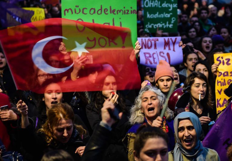 Das Referendum hat der türkische Präsident Recep Tayyip Erdogan für sich entschieden – auch mit Stimmen aus Österreich. Vielerorts stellt sich nun die Frage nach den Folgen der Abstimmung. foto: ap