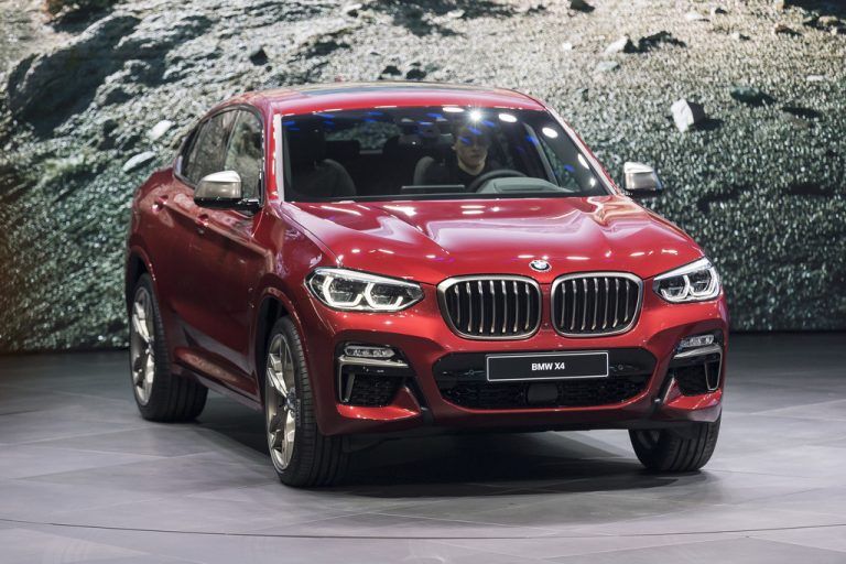 Das SUV-Coupé X4 feirert in Genf Weltpremiere.