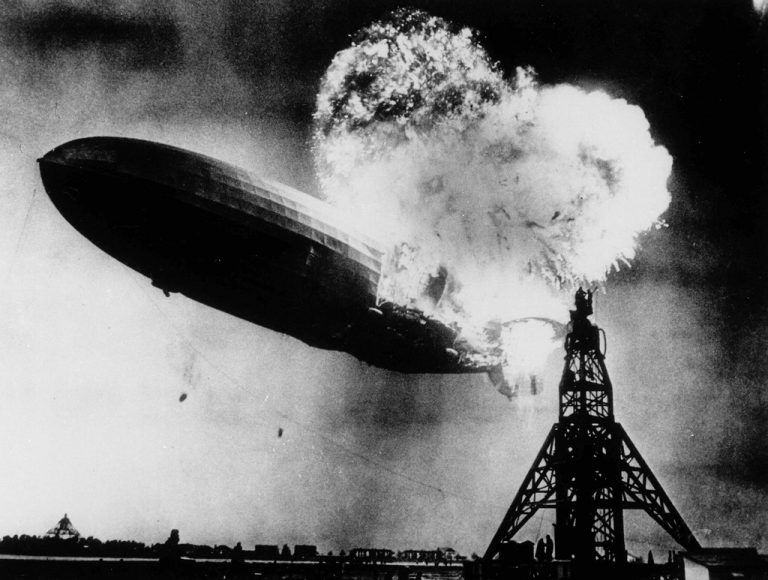 Der 100 Tonnen schwere, zu seiner Zeit größte Zeppelin der Welt brannte völlig aus. Foto: Archiv