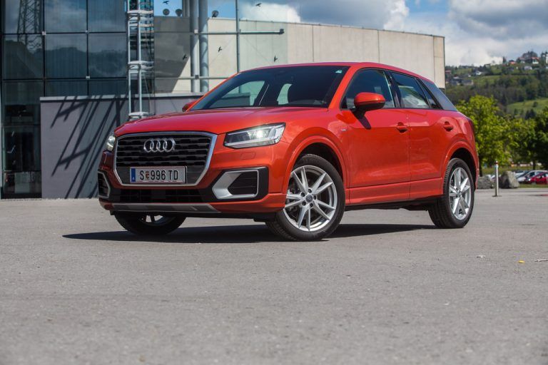 Der Audi Q2 ist ein feiner Kleiner mit viel Charme, der genau weiß, wie man die Blicke auf sich zieht. Fotos: VN/Steurer