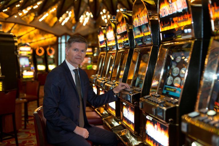 Der Bregenzer Casino-Direktor Bernhard Moosbrugger könnte bald Konkurrenz aus dem eigenen Haus bekommen. Foto: VN/Paulitsch