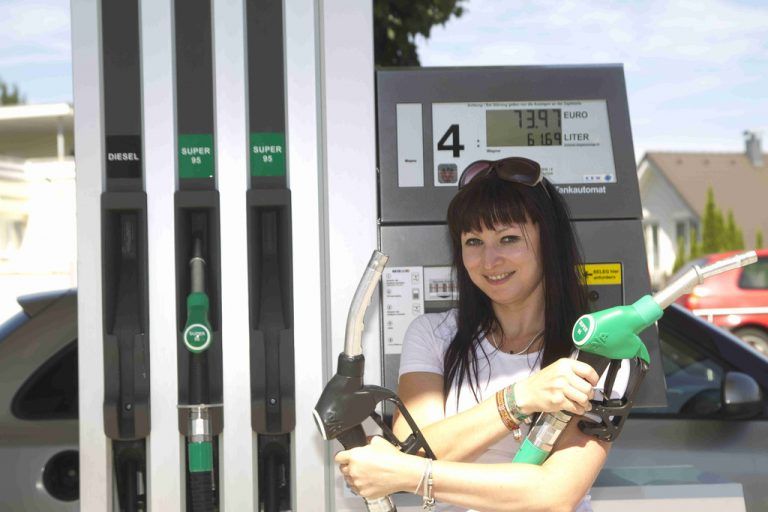 Der Dieselpreis betrug im Jahr 2016 1,03 Euro je Liter, jener für Superbenzin 1,11 Euro je Liter. Foto: VN/Paulitsch
