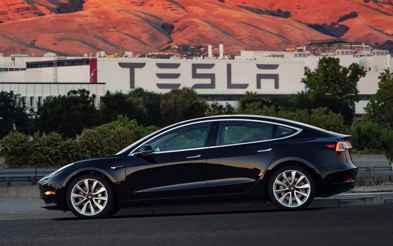 Der Elektroautohersteller Tesla muss die Produktion aufrüsten, um das Model 3 zeitnah produzieren zu können. Foto:AP