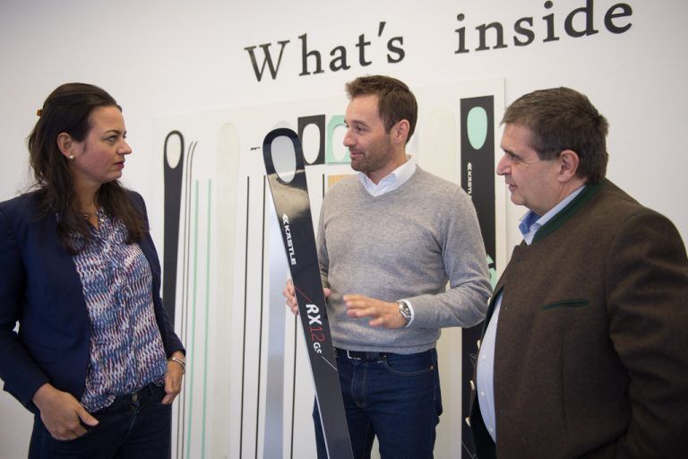 Der Kästle-Ski RX12 ist Rennlauf-inspiriert und sorgt auch bei Tempo für Stabilität.