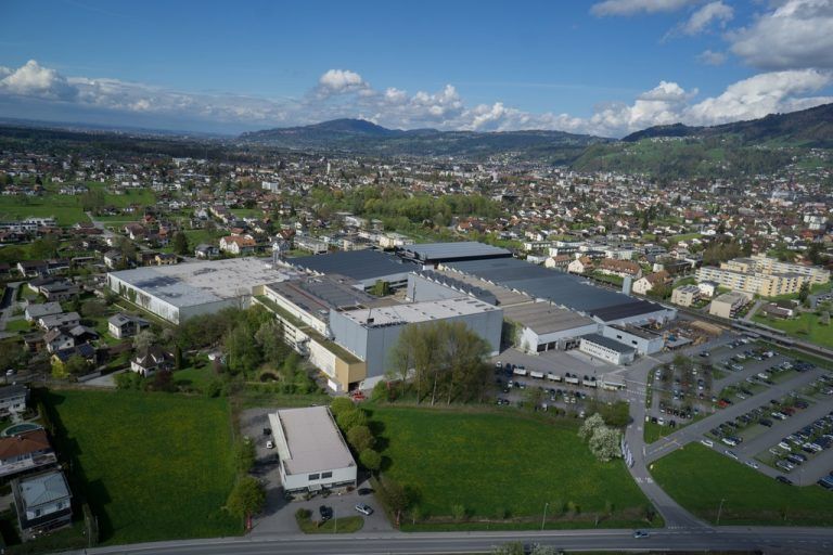 Der Leuchtenkonzern verliert zwei von sechs Aufsichtsräten. VN/Hartinger