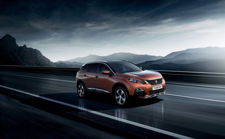 Der Peugeot 3008 ist mit robustem Styling und verlängerten Federwegen für – leichtes – Gelände ebenso fit wie für unwirtliche Fahrbedingungen.
