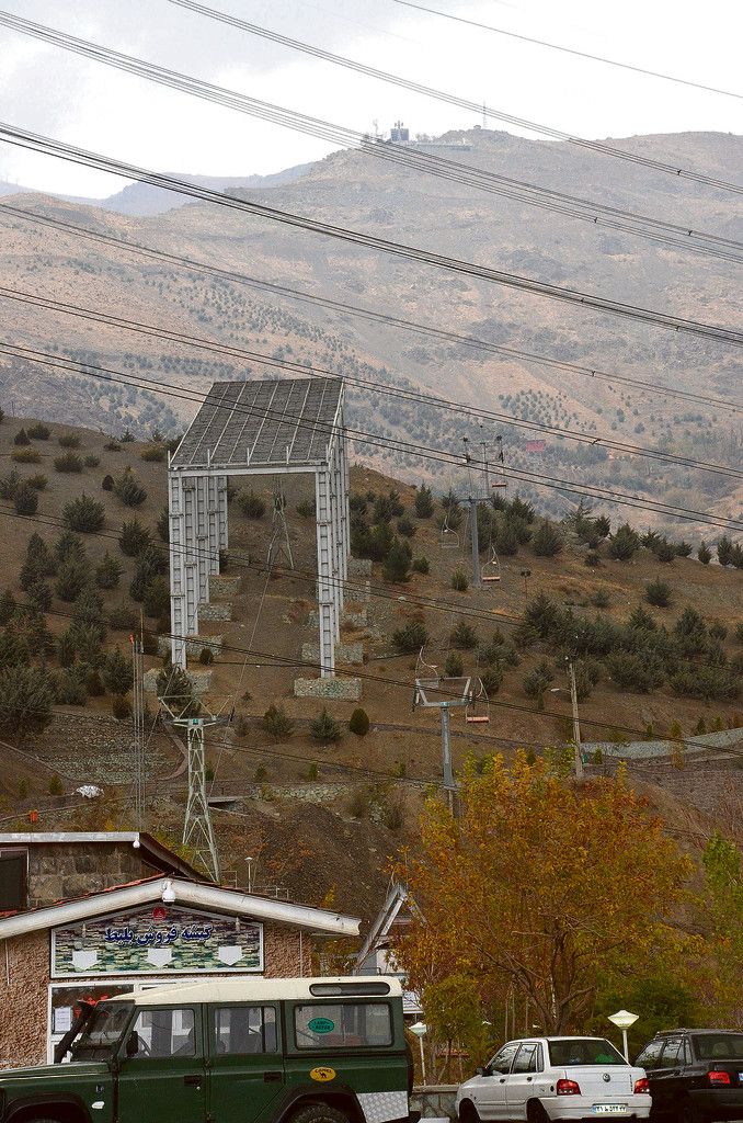 Der Schnee fehlt noch im Skigebiet am Berg Tochal.