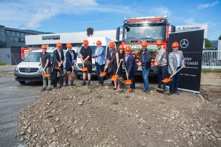 Der Spatenstich zum Erweiterungsbau fand gestern in Götzis statt. Foto: VN/Steurer