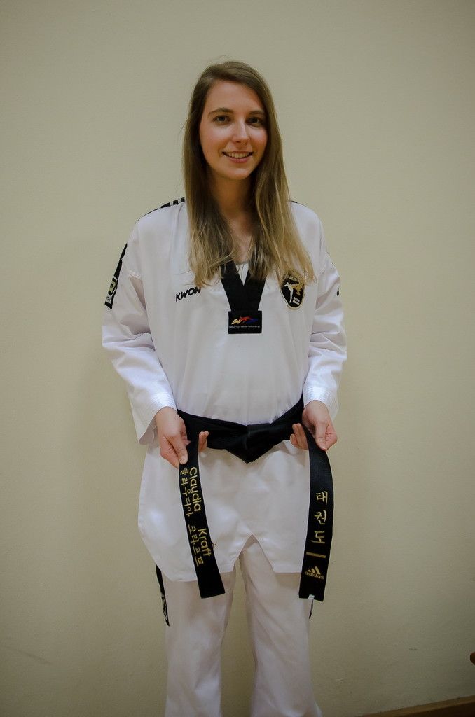 Der Taekwondosport hat es der 23-jährigen Claudia Kraft angetan. Inzwischen hat sie den zweiten Schwarzen Gürtel. Foto: Kraft