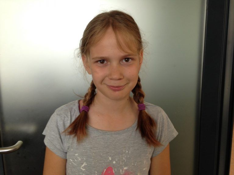 Der Vormittag hat mir sehr gefallen. Es war spannend zu erfahren, wie mein Papa Sachen verschickt und scannt.
              Melissa Ellensohn (12)