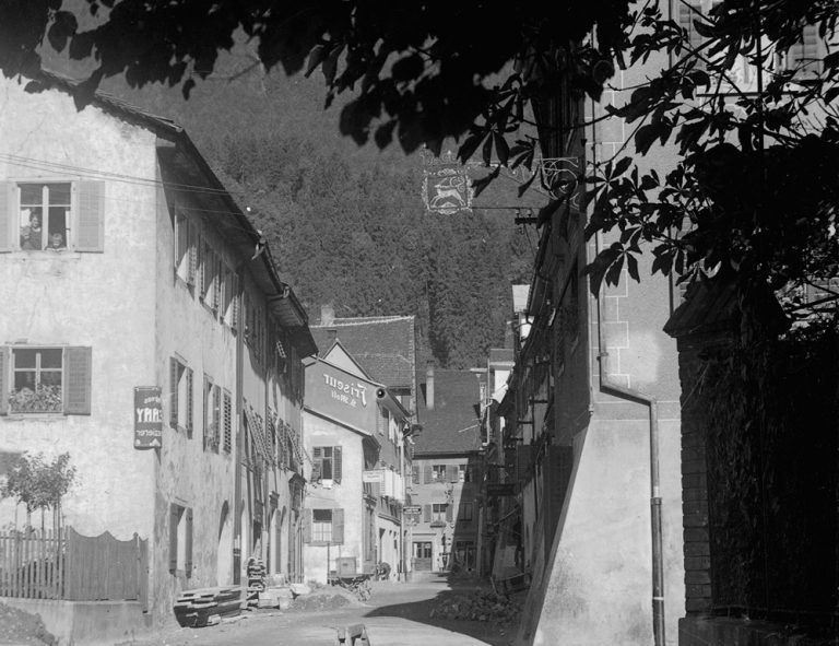 Die Ausstellung „Hegenbart – Das Bludenzer Fotohaus und seine Sammlung“ bietet einen fotografischen Überblick der Stadt Bludenz.foto: stadtarchiv bludenz