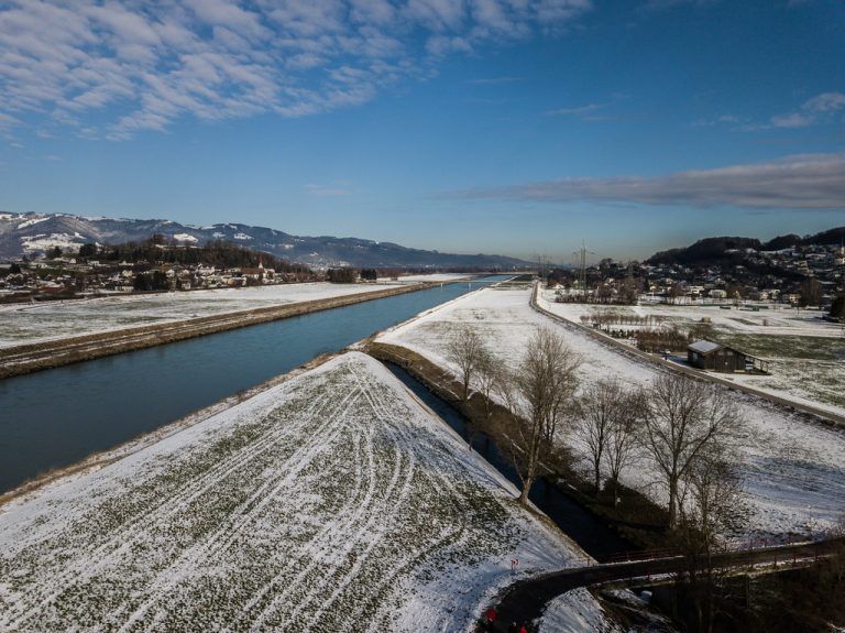 Die Ehbachmündung in den Rhein bei Koblach. Dieser Bereich soll laut Rhesi-Plänen umgestaltet werden. VN/Steurer