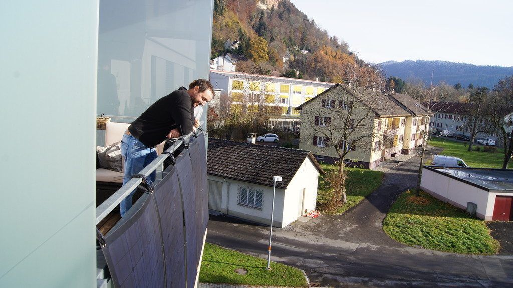 Zur elektrischen Energieautonomie mit flexiblen Photovoltaikpaneelen.