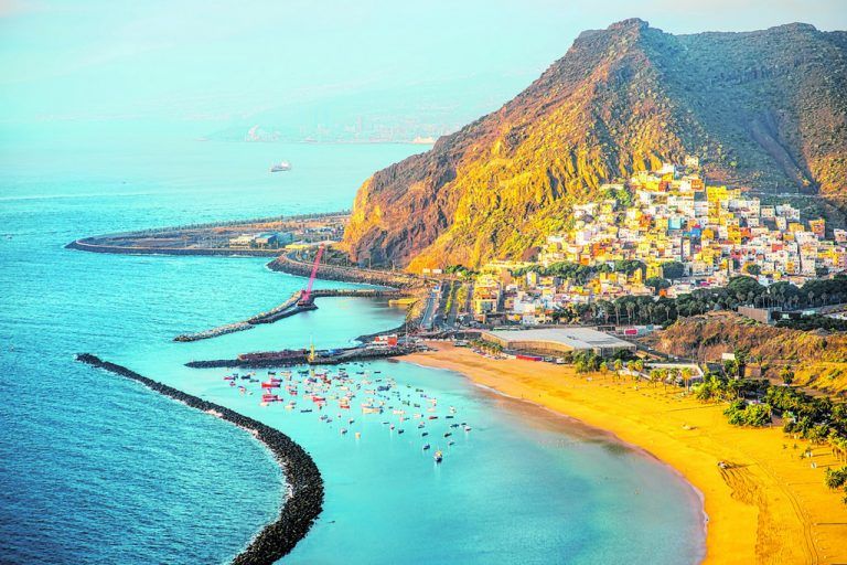 Die Kanareninsel Teneriffa bietet wunderschöne Natur für Wanderer und traumhafte Strände.