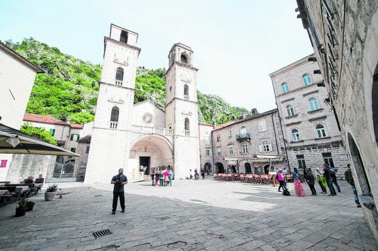 Die Kathedrale St. Tryphon ist das berühmteste Gebäude der Altstadt und wurde im 12. Jahrhundert erbaut.