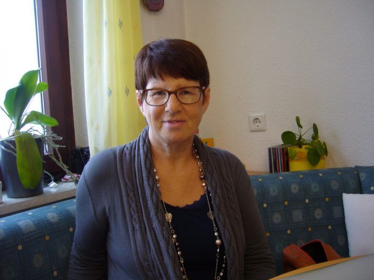 Die Kooperation mit der Schule Marienberg bringt frischen Wind in den Weltladen. Die Schülerinnen sind mit Interesse dabei und haben Spaß am Verkaufen. Eine Win-win-Situation für alle! Elisabeth Pescoll, Obfrau Verein Fair Handeln