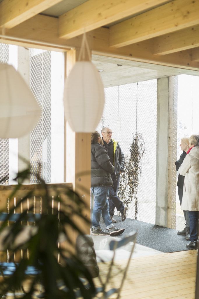 Die Loggien bringen dörfliche Qualitäten auf jedes Geschoß. Man trifft sich und tauscht sich aus. Die soziale Dichte war den Architekten und der Bauherrschaft wichtig.