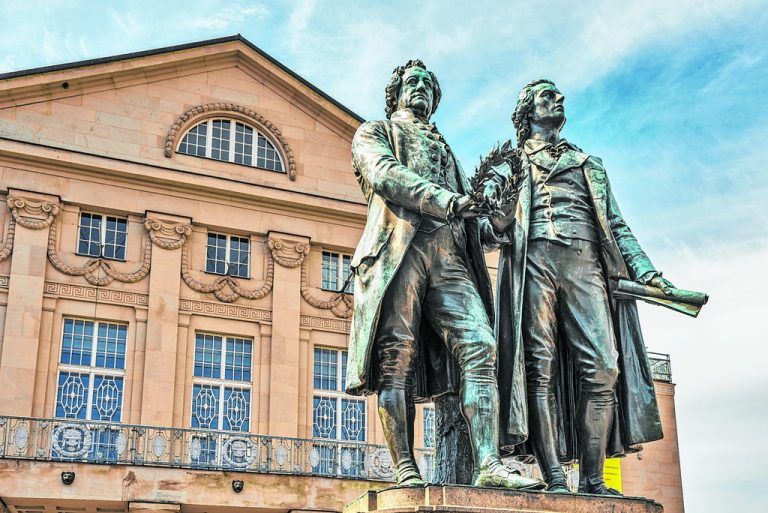 Die Namen Schiller und Goethe sind mit Weimar untrennbar verbunden.