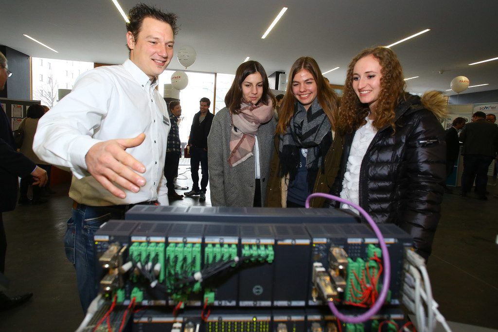 Frauen sind in der Technik begehrt