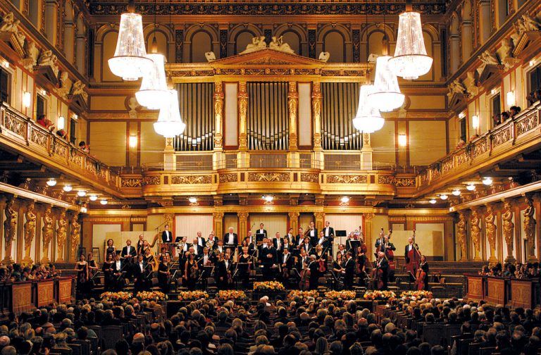 Die Strauß-Gala sprüht nur so vor österreichischem Schmäh und Operettencharme und zählt zu den erfolgreichsten Klassiktourneen.MUSIKVEREIN WIEN