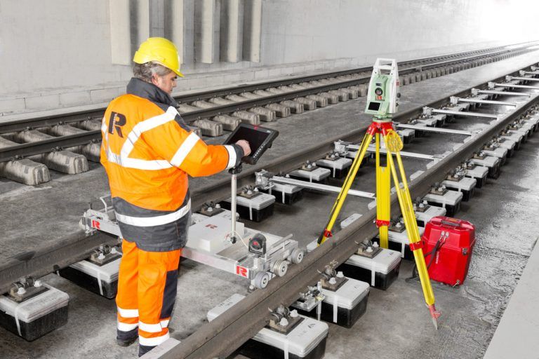 Die Vorarlberger Rhomberg Bahntechnik ist in der Bahnbau-ARGE für die technische Umsetzung verantwortlich. Firma