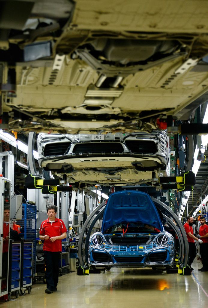 Die VW-Töchter Audi und Porsche wären von den Strafzöllen besonders betroffen. RTS