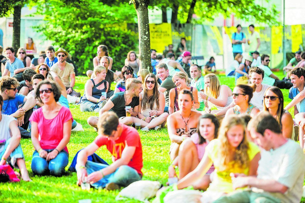Ein unvergesslicher Abend beim „poolbar auf der Wiese“