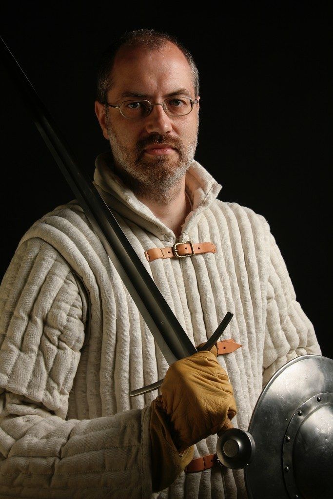 Mann mit scharfer Klinge
